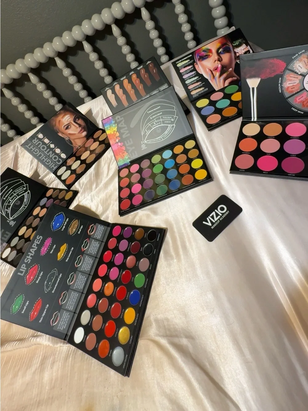 Professional(MUA)Makeup Kit Complete 7 Volume Set BRAND NEW⭐️VIDVIX